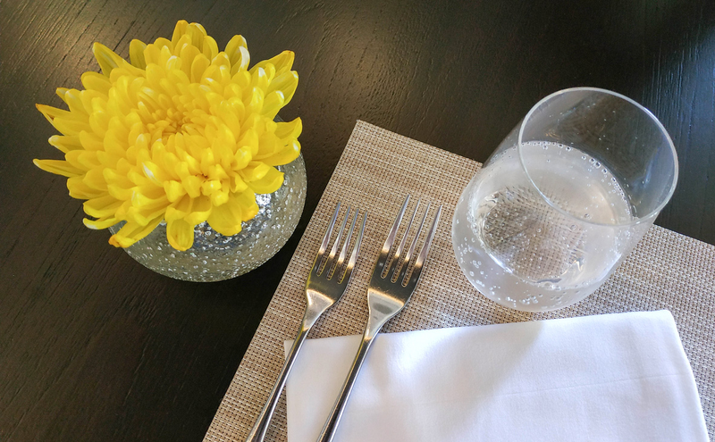 Illustration for article titled 5 tips to make your dinner party look like it’s in a fancy-ass magazine